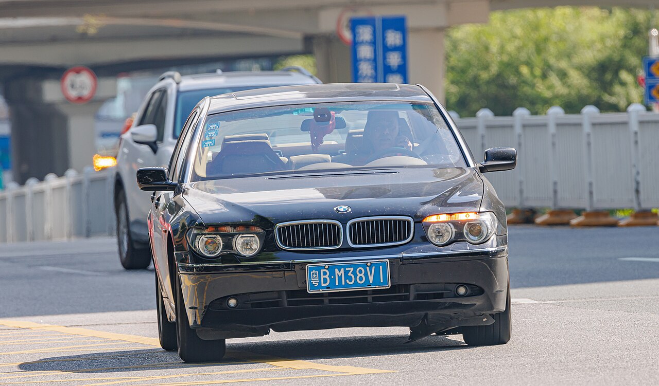 2002 BMW 7 Series 735i
