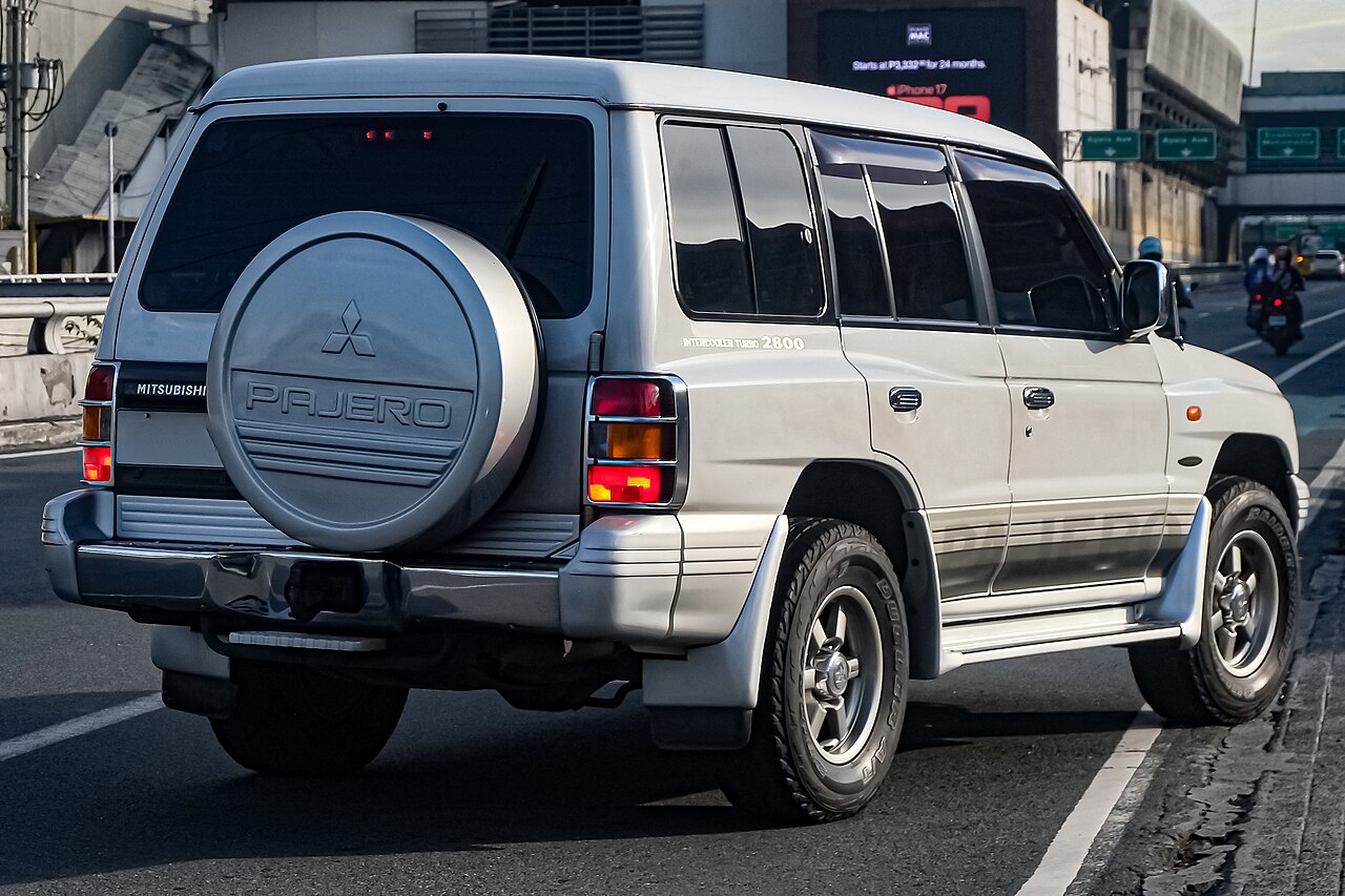 1998 Mitsubishi Pajero Exceed