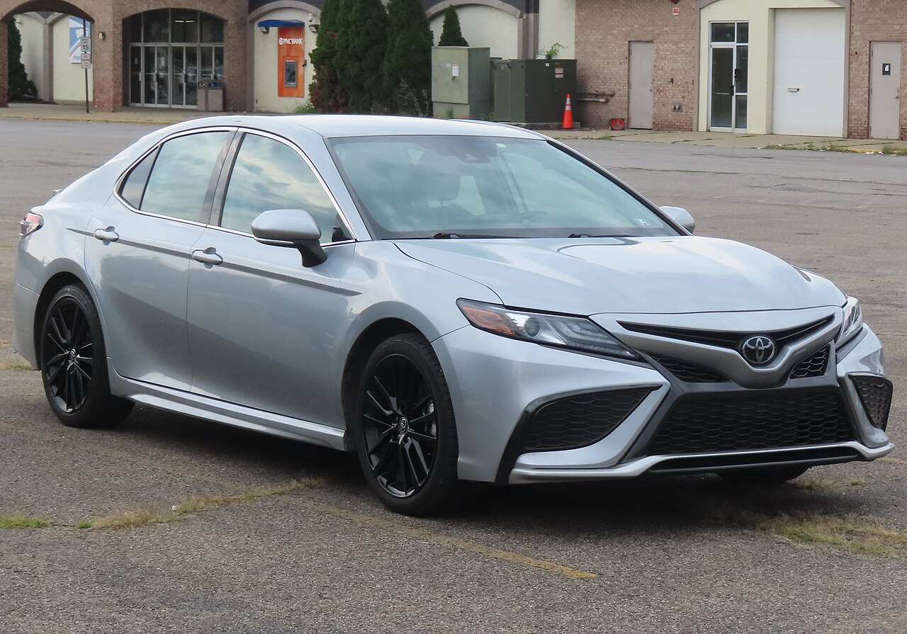 2023 Toyota Camry Hybrid LE