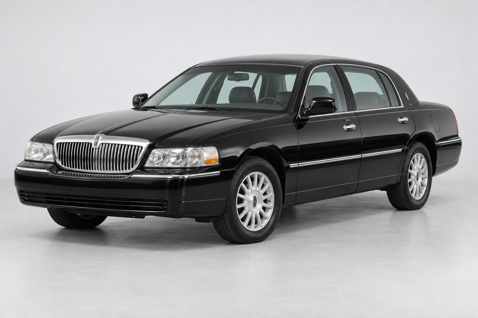 1999 Lincoln Town Car Signature — Vehicle view
